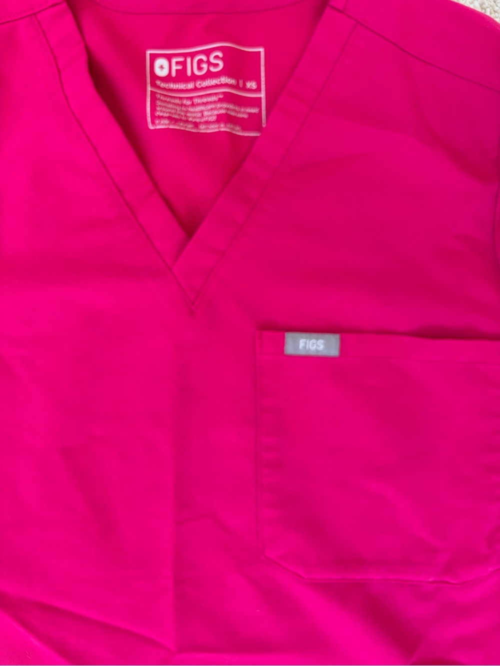 Figs Women’s Jogger Scrub Set - Raspberry - Picture 4 of 7